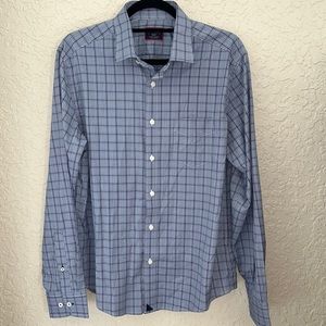 Men’s UNTUCKit long sleeve dress shirt size medium slim fit.
